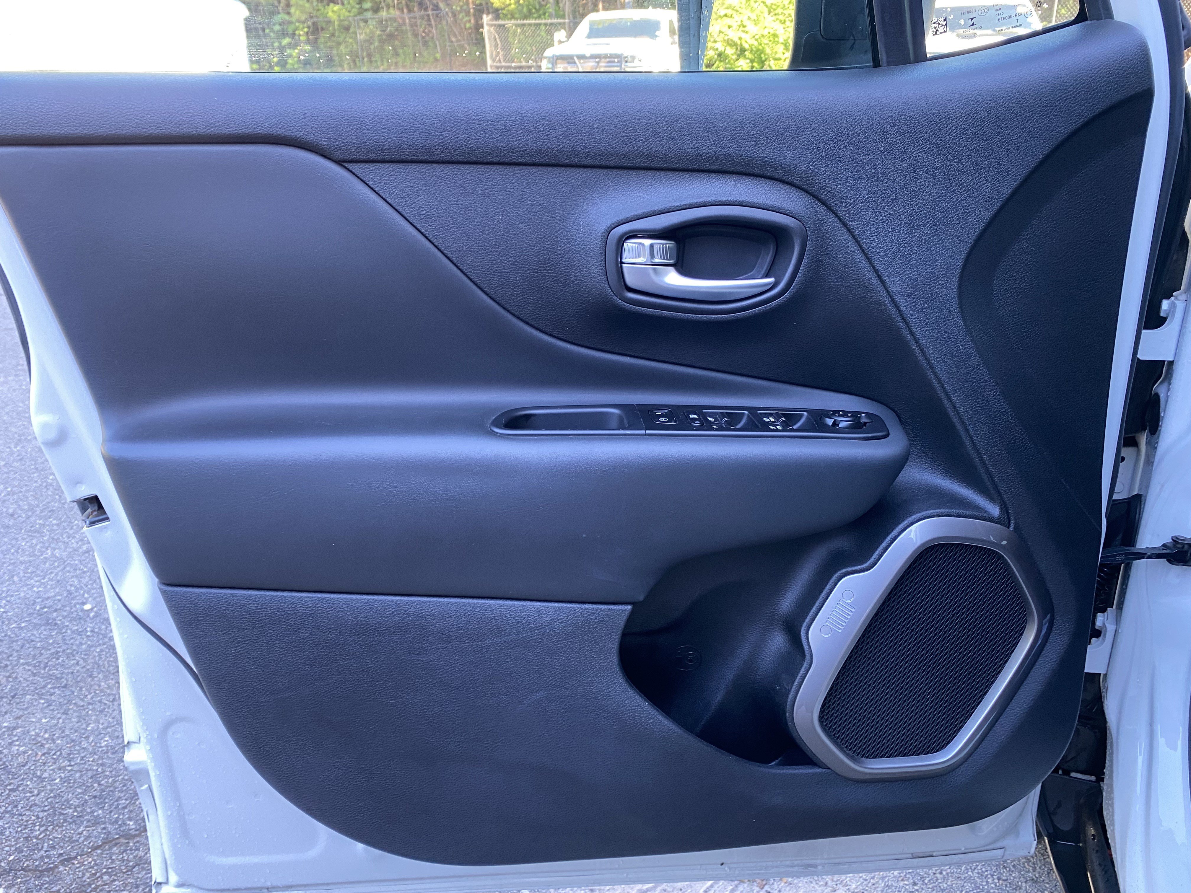 Used 2022 Jeep Renegade Sport w/ Sport Appearance Group AWD/4WD image 15