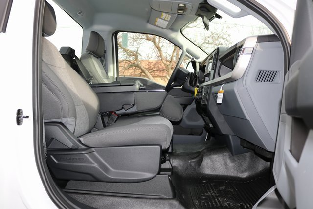 New 2026 Ford F250 XL w/ XL Chrome Package image 19
