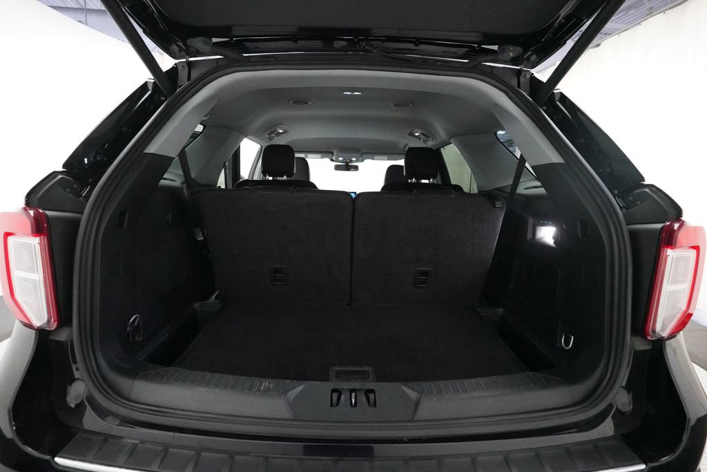 Used 2023 Ford Explorer Limited w/ Equipment Group 301A AWD/4WD image 10
