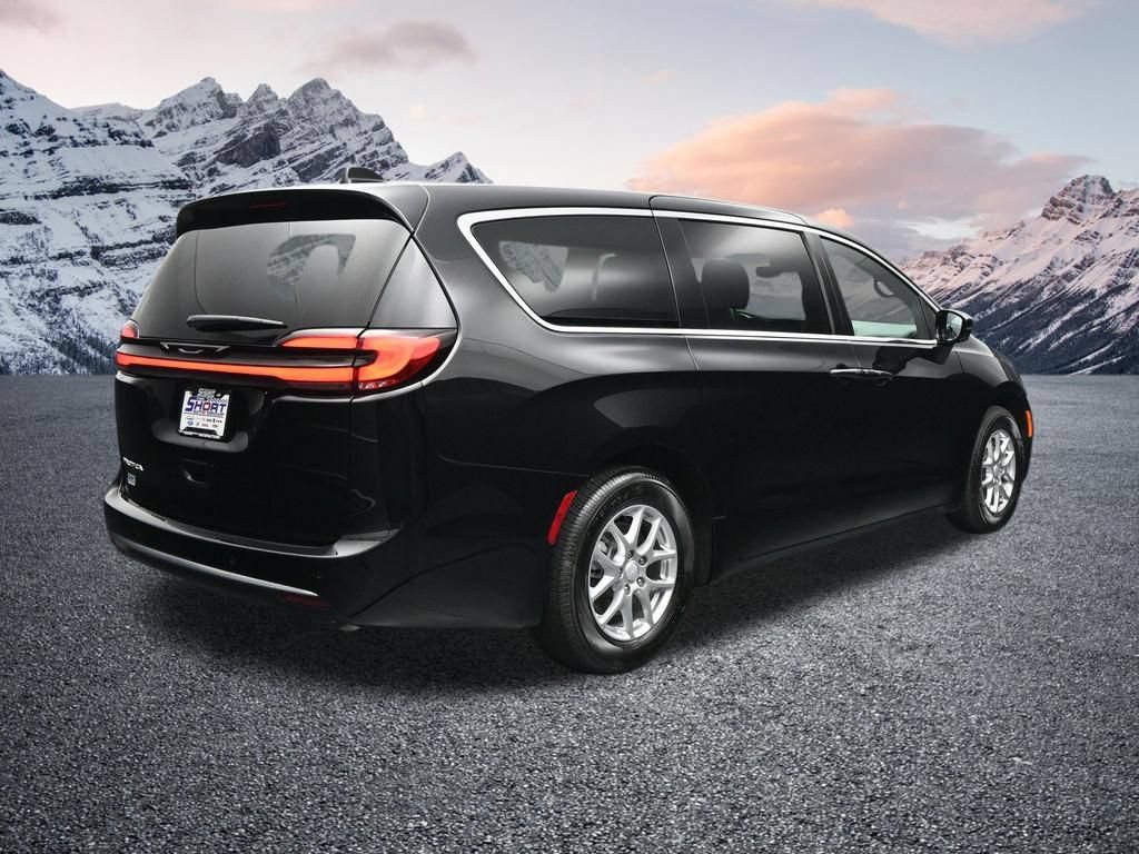 New 2027 Chrysler Pacifica Select FWD image 5