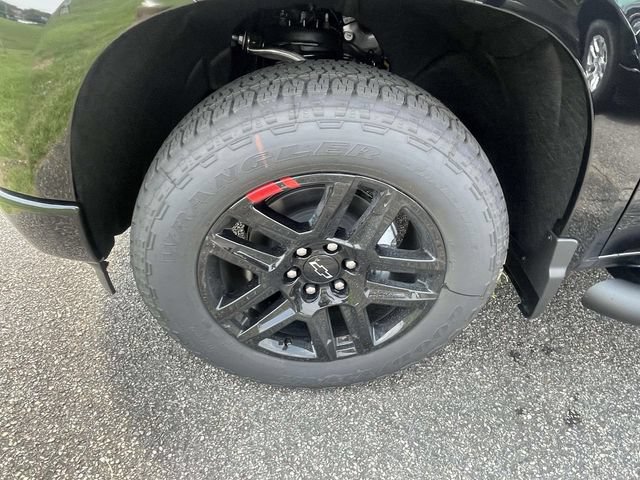 New 2026 Chevrolet Silverado 1500 RST w/ Redline Edition AWD/4WD image 10