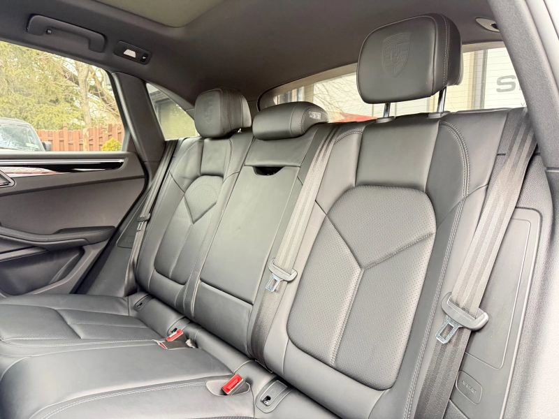 Used 2021 Porsche Macan AWD/4WD image 14