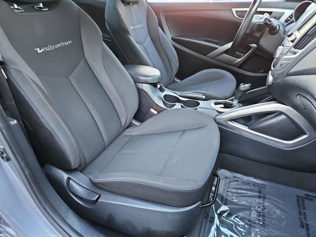Used 2017 Hyundai Veloster Value Edition FWD image 20