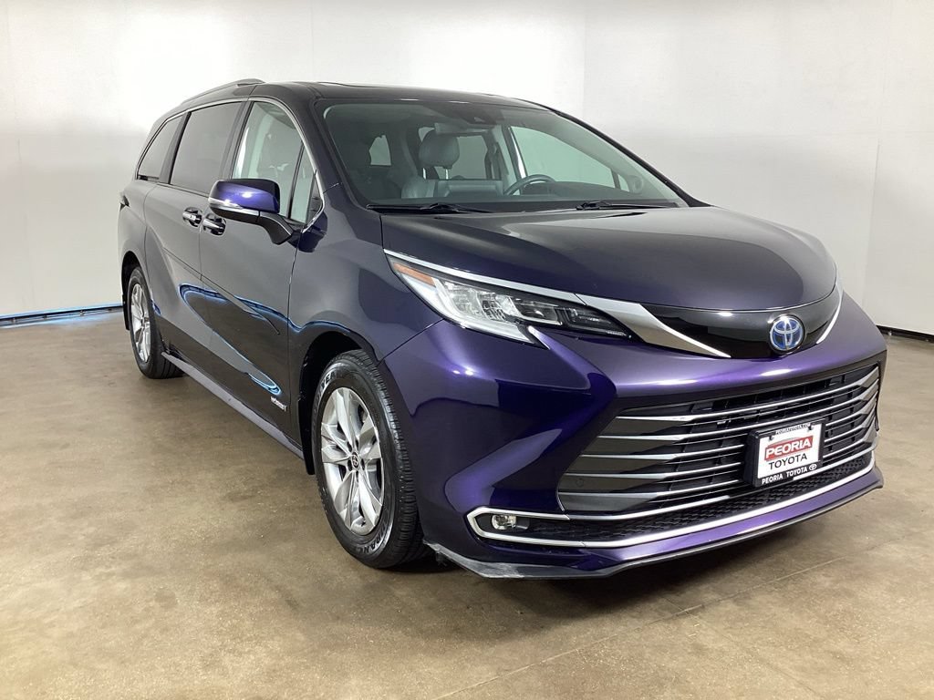 Used 2021 Toyota Sienna Limited FWD image 4