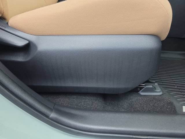 Used 2020 Toyota RAV4 XLE w/ Convenience Package AWD/4WD image 19