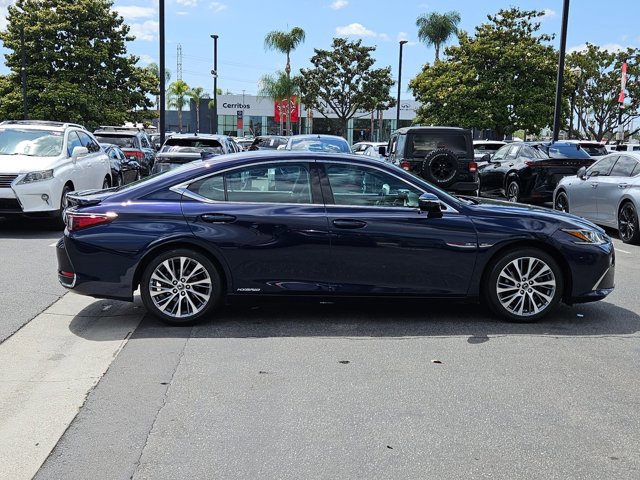 Used 2020 Lexus ES 300h w/ Premium Package FWD image 4