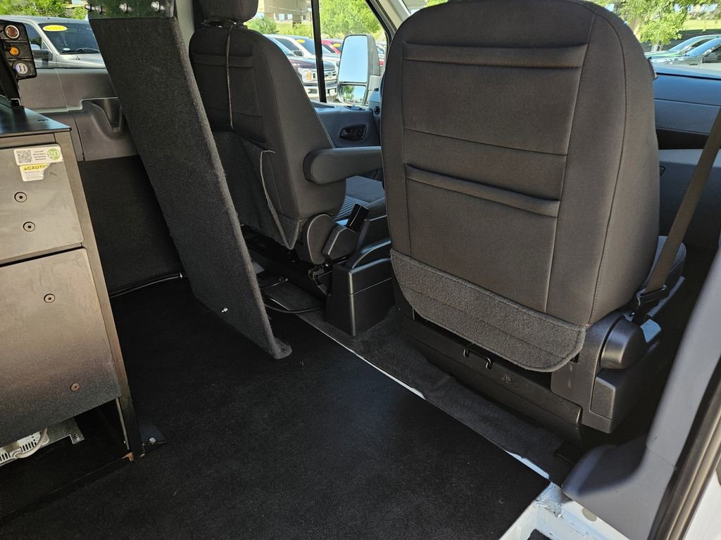 Used 2019 Ford Transit 150 XLT image 27