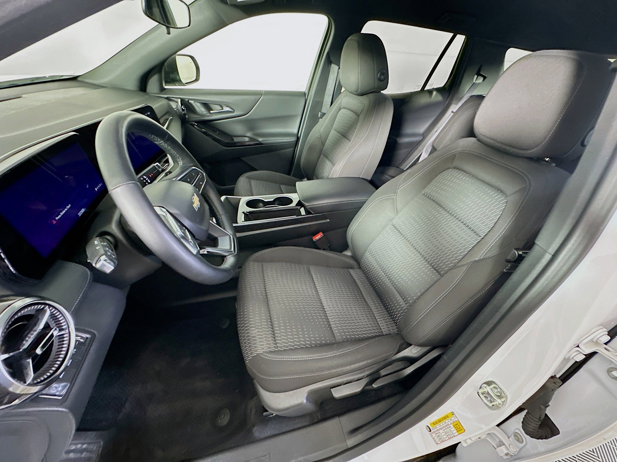 Used 2025 Chevrolet Equinox LT image 13