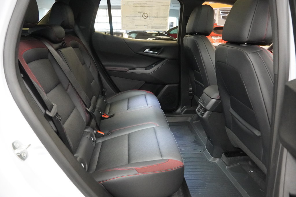 New 2027 Chevrolet Equinox RS w/ Safety and Technology Package AWD/4WD image 34