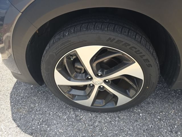 Used 2018 Hyundai Tucson Sport w/ Cargo Package FWD image 27
