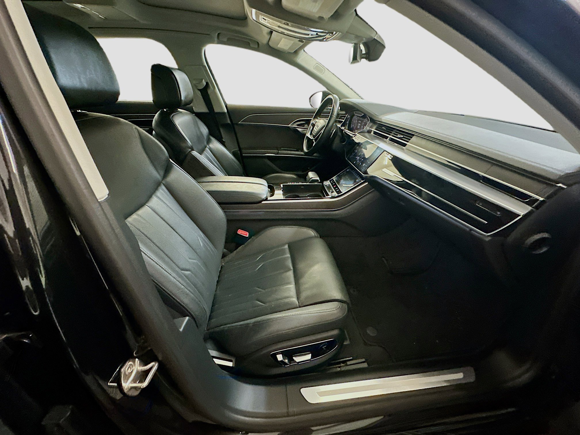 Used 2019 Audi A8 L 3.0T w/ Executive Package AWD/4WD image 32