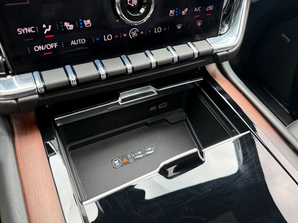 Used 2026 GMC Yukon Denali w/ Sun & Power Step Package image 18