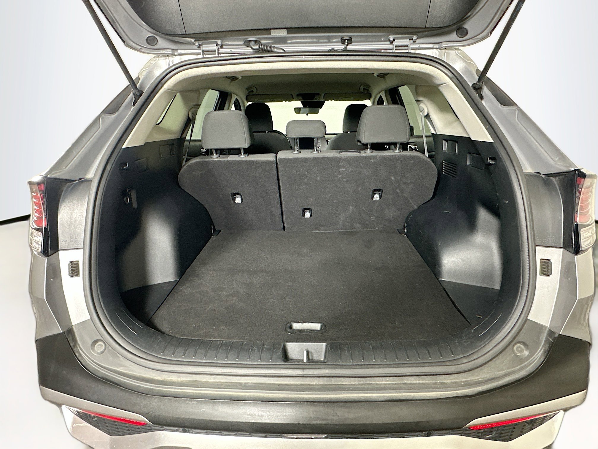 Used 2025 Kia Sportage LX image 28