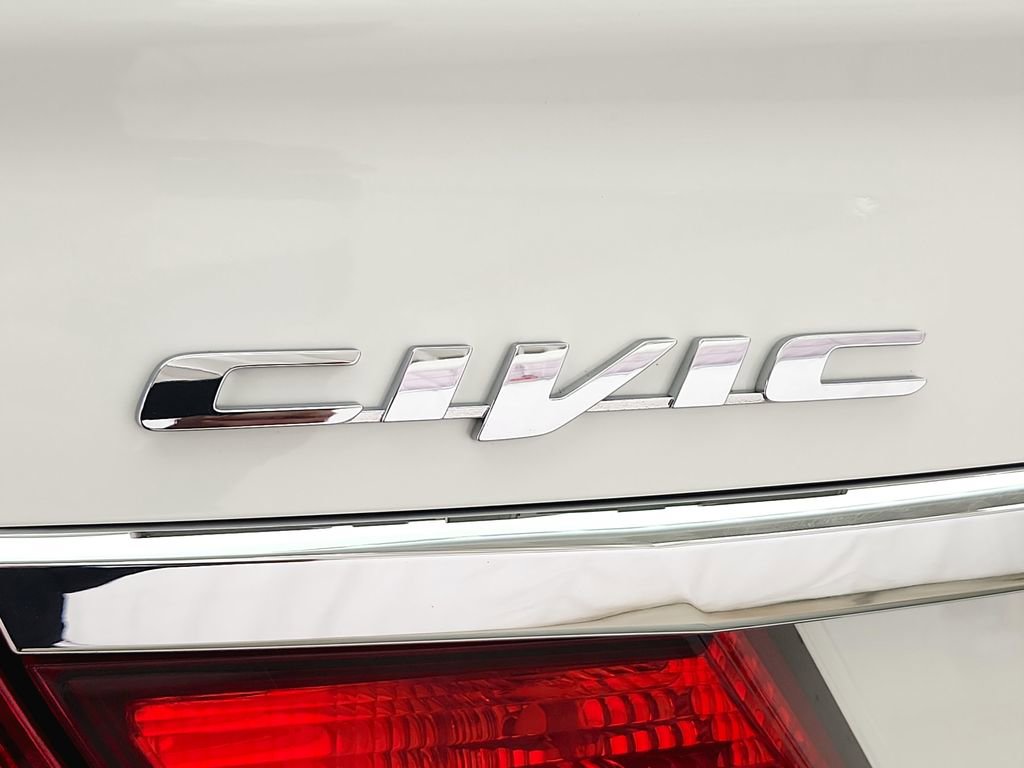 Used 2022 Audi e-tron Premium Plus image 59