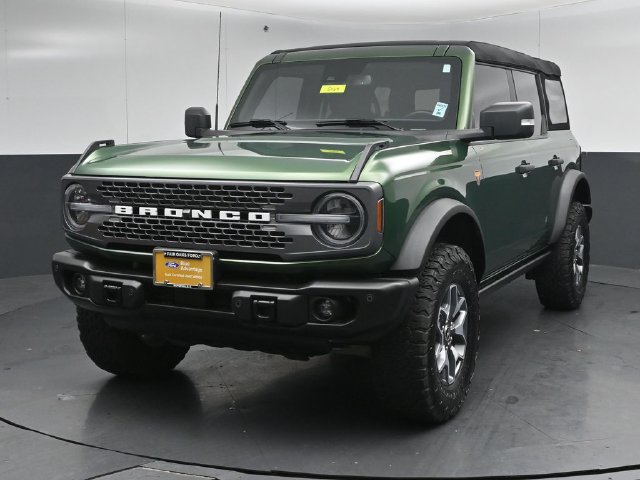Certified 2023 Ford Bronco Badlands AWD/4WD image 3