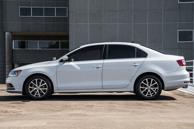 Used 2017 Volkswagen Jetta SE image 60