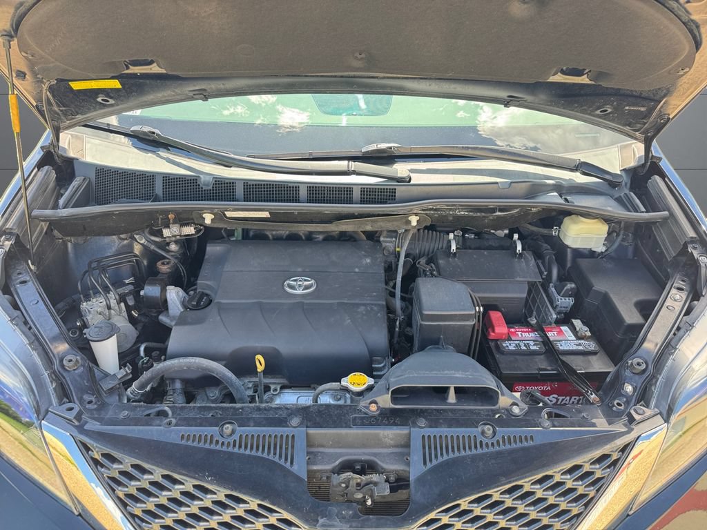 Used 2015 Toyota Sienna SE FWD image 20