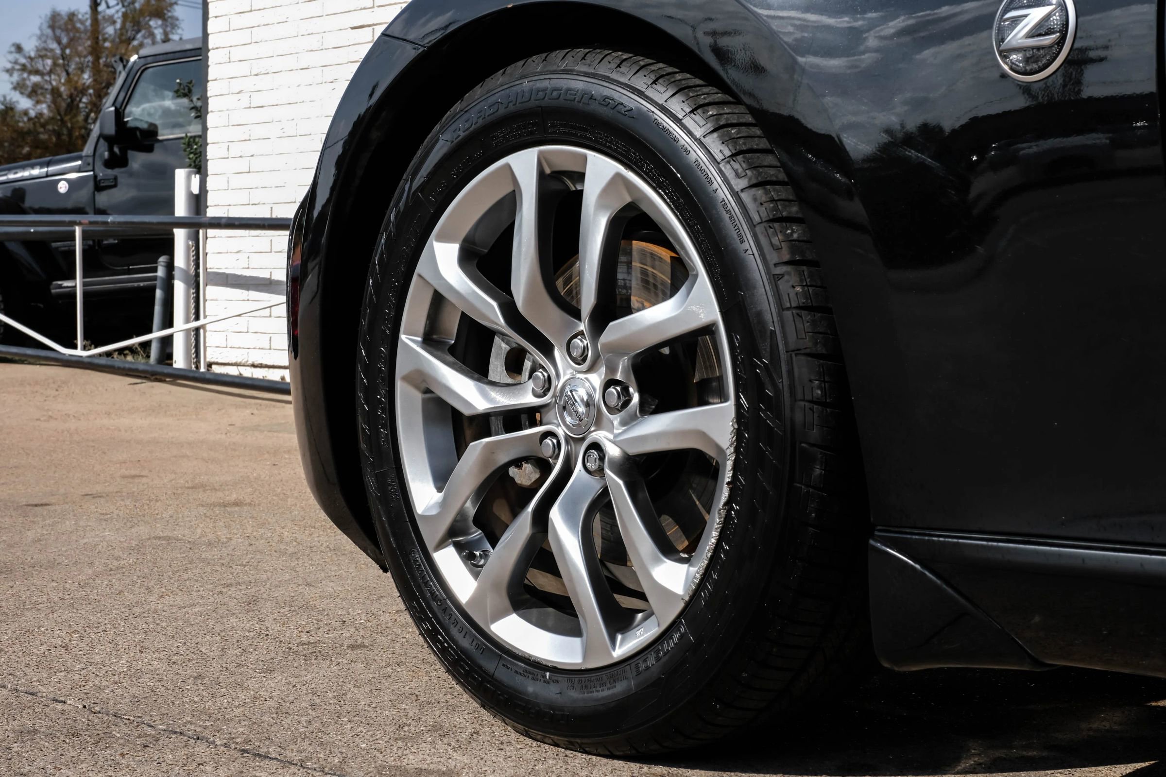 Used 2014 Nissan 370Z Roadster image 44