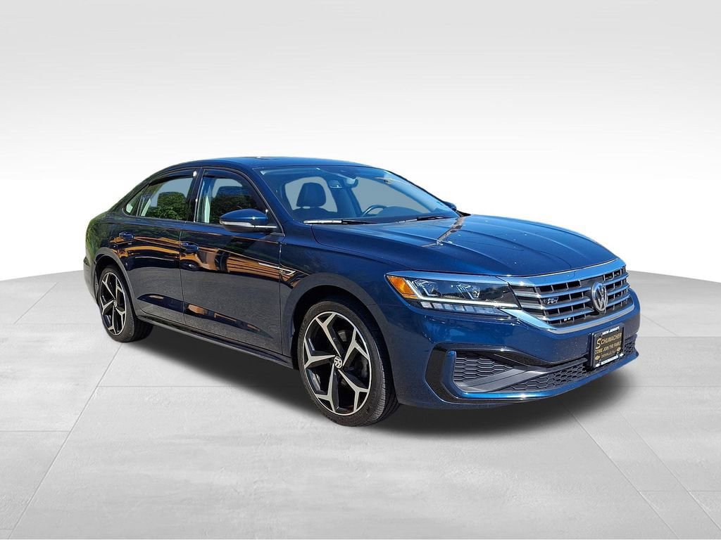 Used 2020 Volkswagen Passat 2.0T R-Line FWD image 1