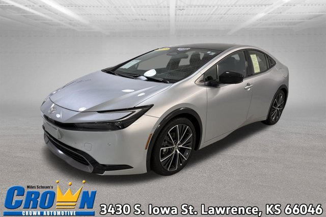 Used 2023 Toyota Prius Limited w/ Limited Premium Package FWD image 1
