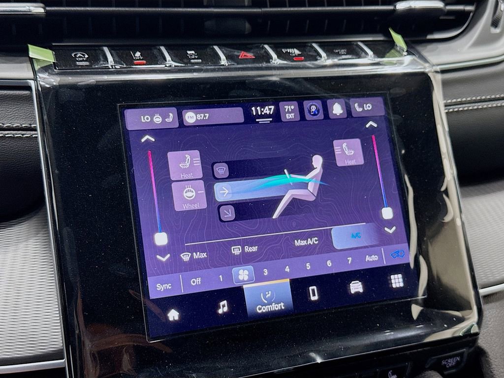 New 2025 Jeep Grand Cherokee Altitude image 37