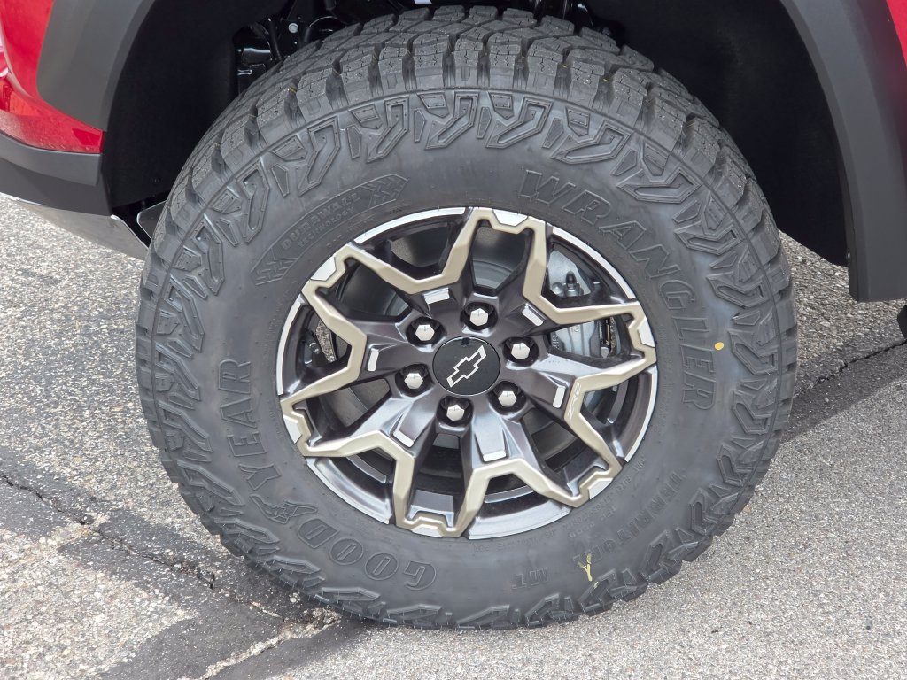 New 2026 Chevrolet Colorado ZR2 w/ Technology Package AWD/4WD image 24
