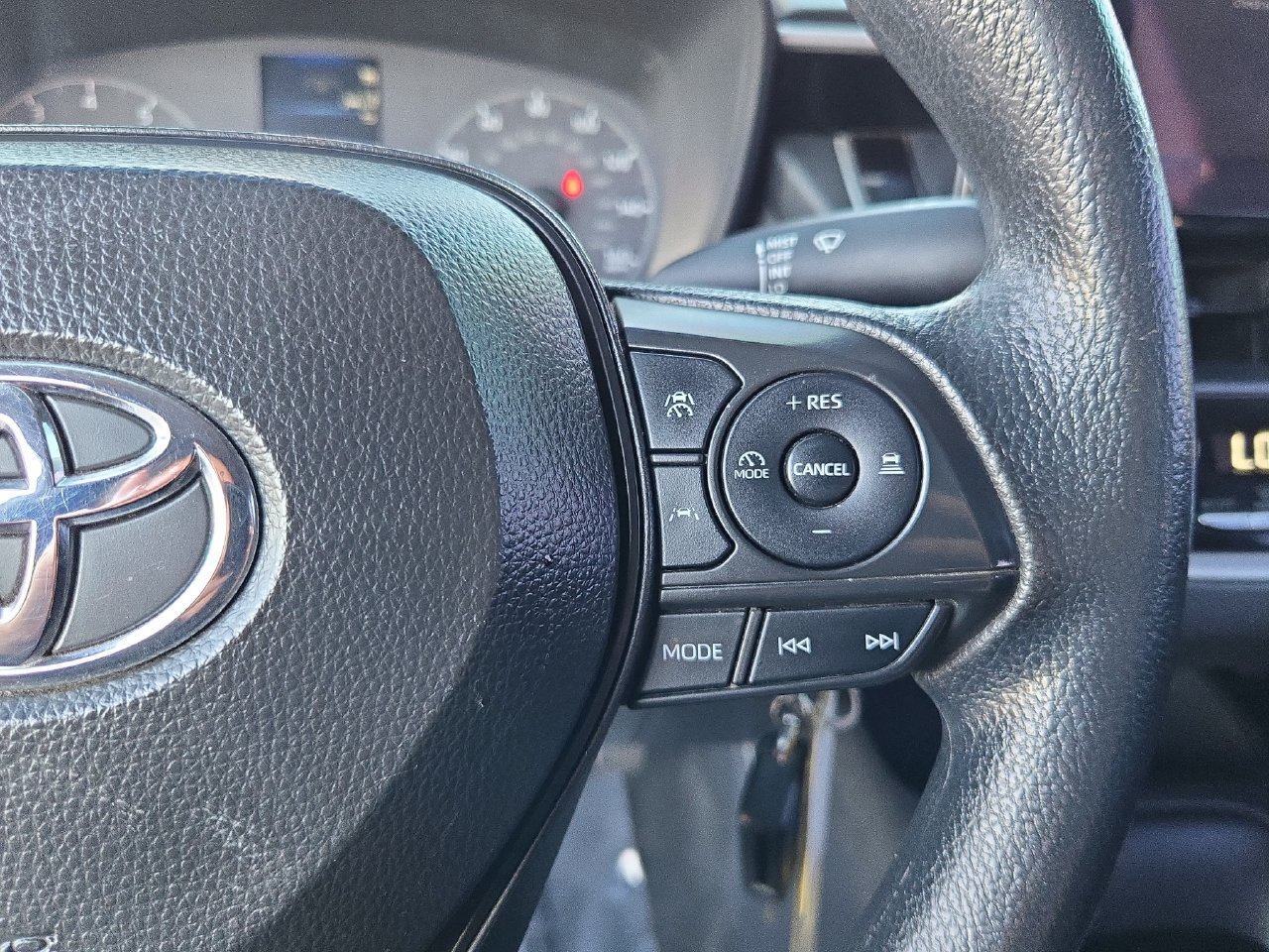 Used 2024 Toyota Corolla LE FWD image 18