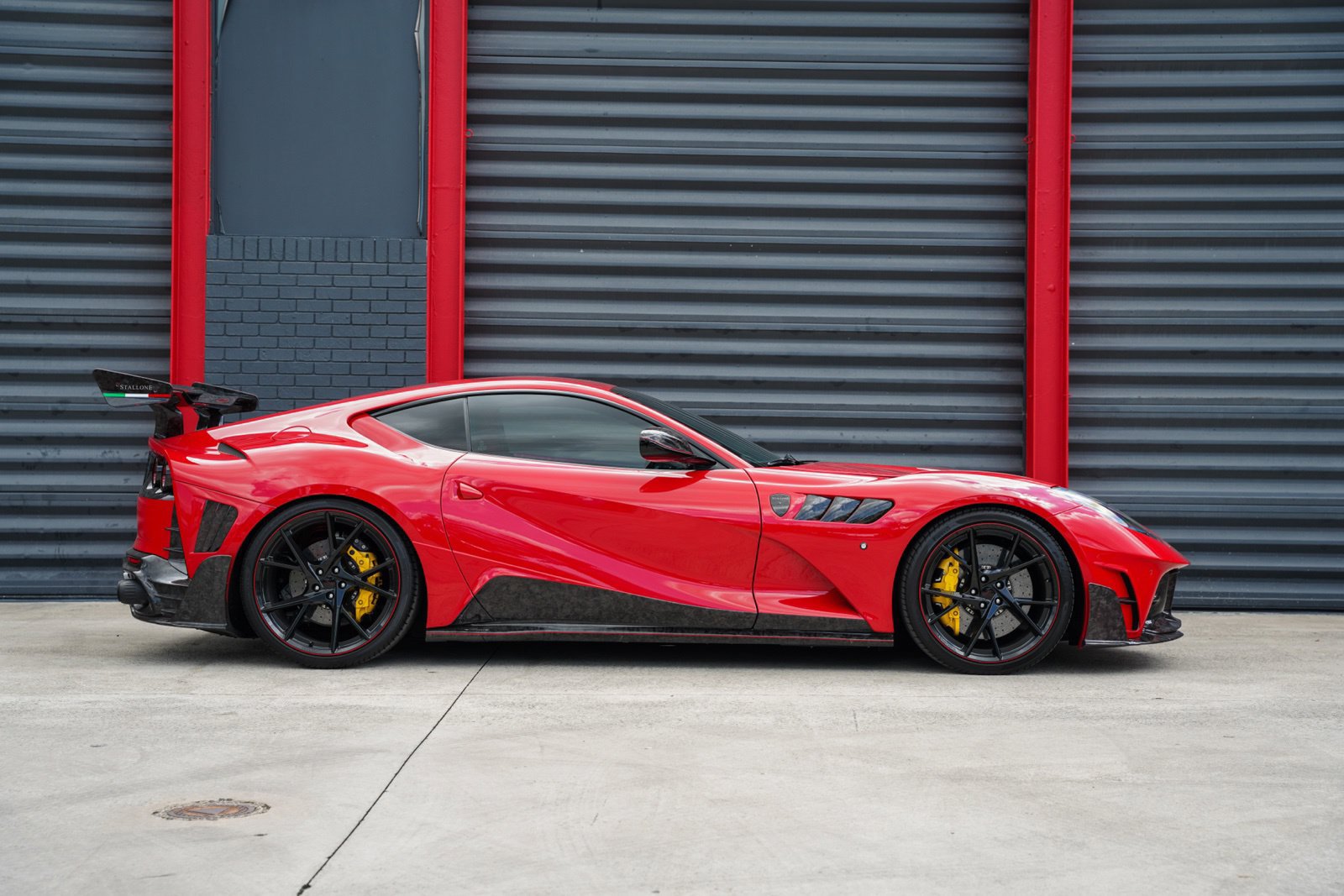 Used 2020 Ferrari 812 Superfast RWD image 21