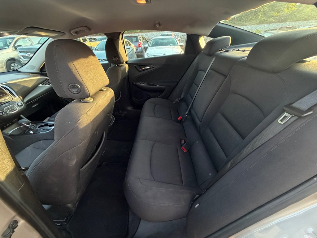 Used 2022 Chevrolet Malibu LT FWD image 11