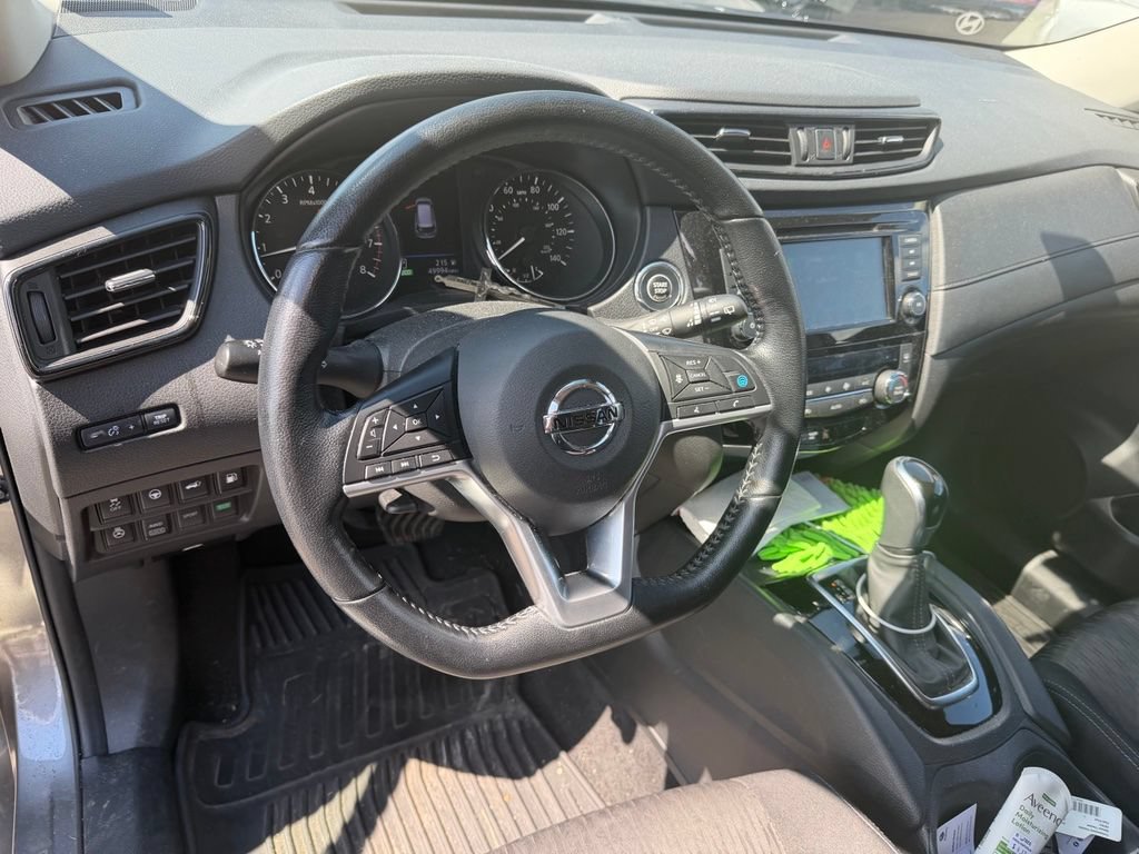 Used 2020 Nissan Rogue SV w/ Premium Package AWD/4WD image 7