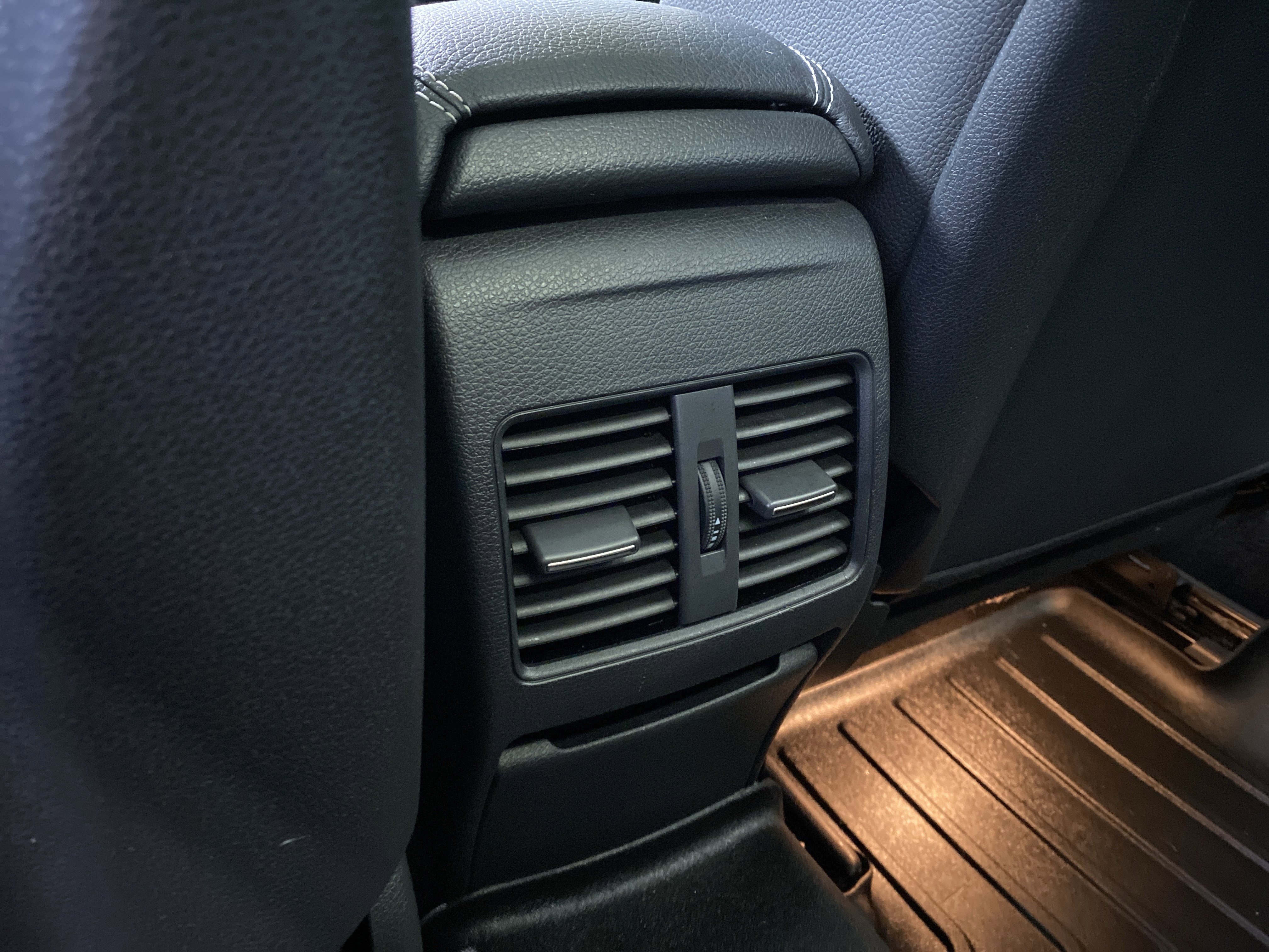 Used 2018 Mercedes-Benz GLA 250 4MATIC image 26