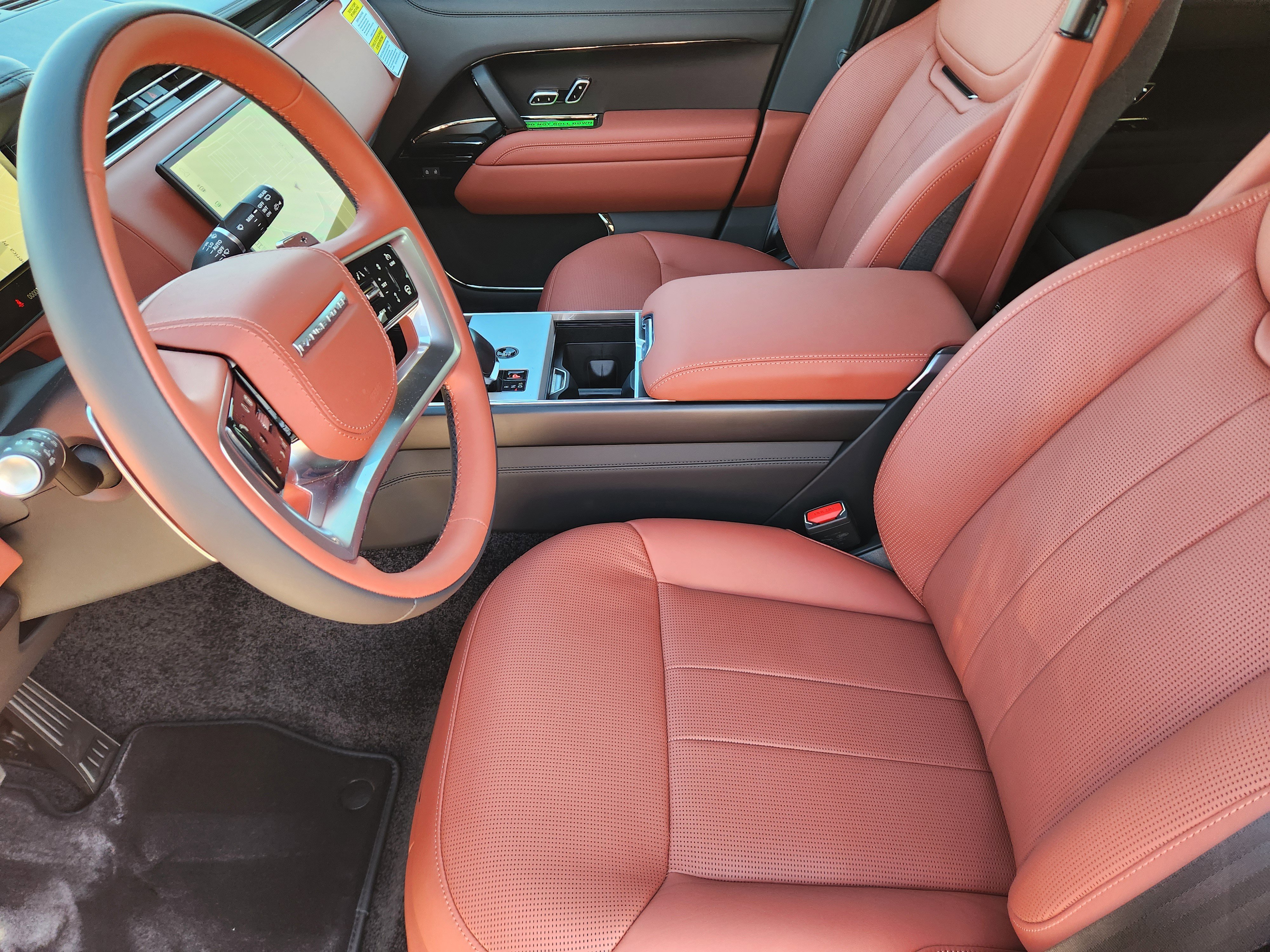 New 2025 Land Rover Range Rover SV image 13