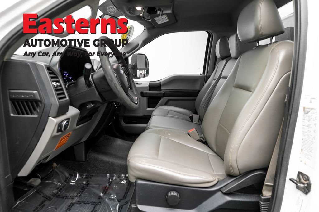 Used 2017 Ford F550 2WD Regular Cab Super Duty image 14