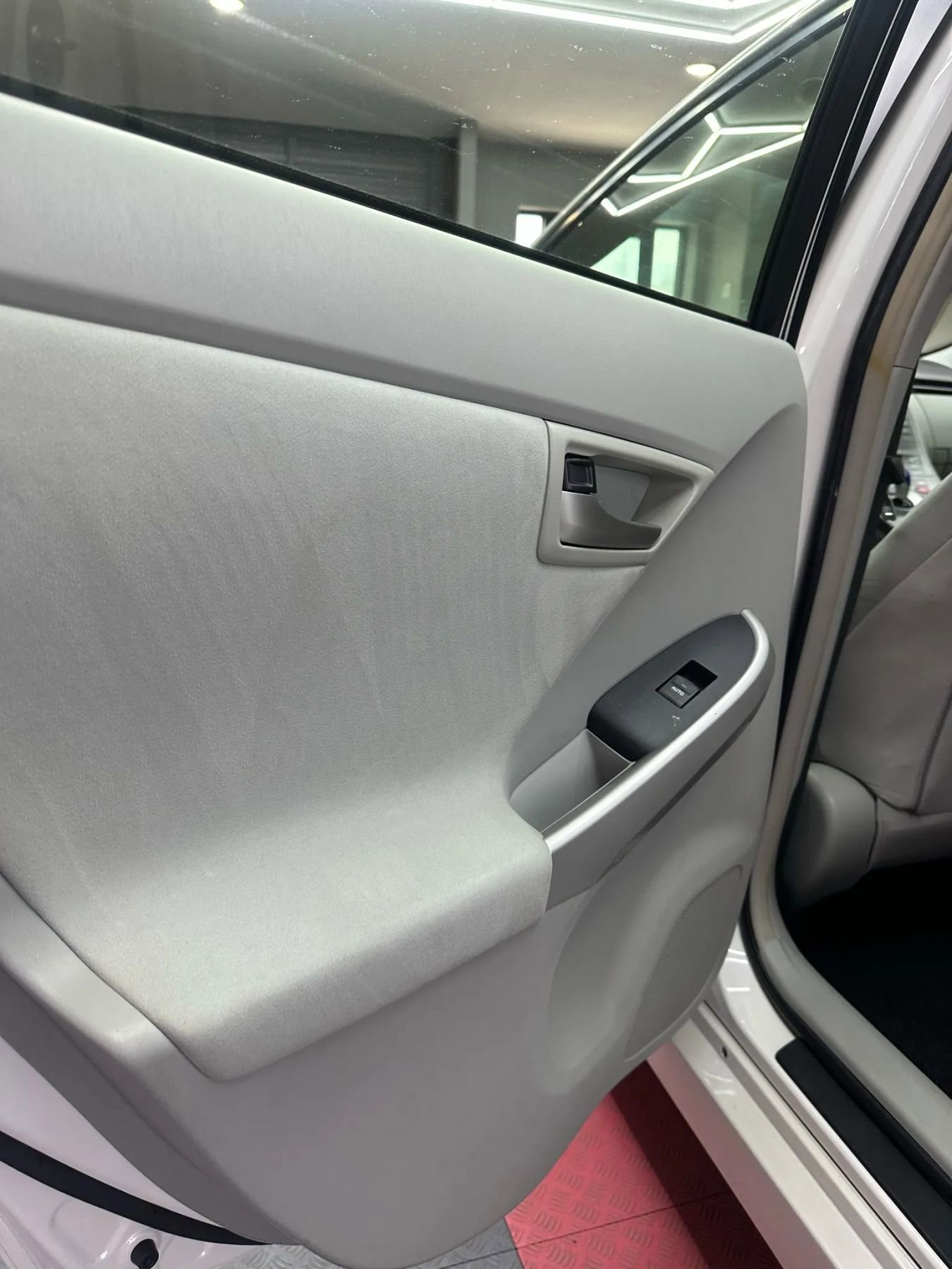 Used 2013 Toyota Prius Three w/ Solar Roof Pkg image 23