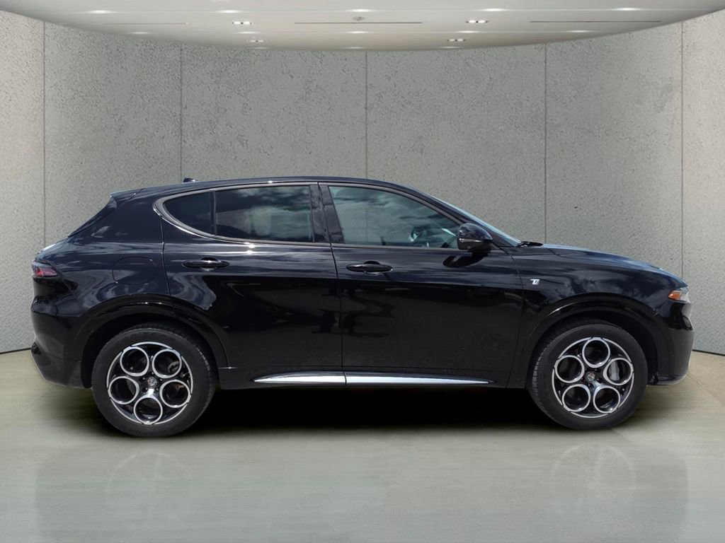 Used 2024 Alfa Romeo Tonale Ti w/ Active Assist Package image 2