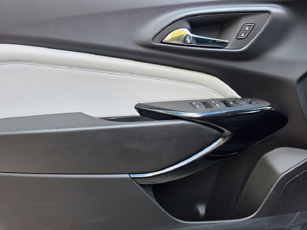 New 2026 Chevrolet Trax LT w/ Midnight Edition FWD image 15
