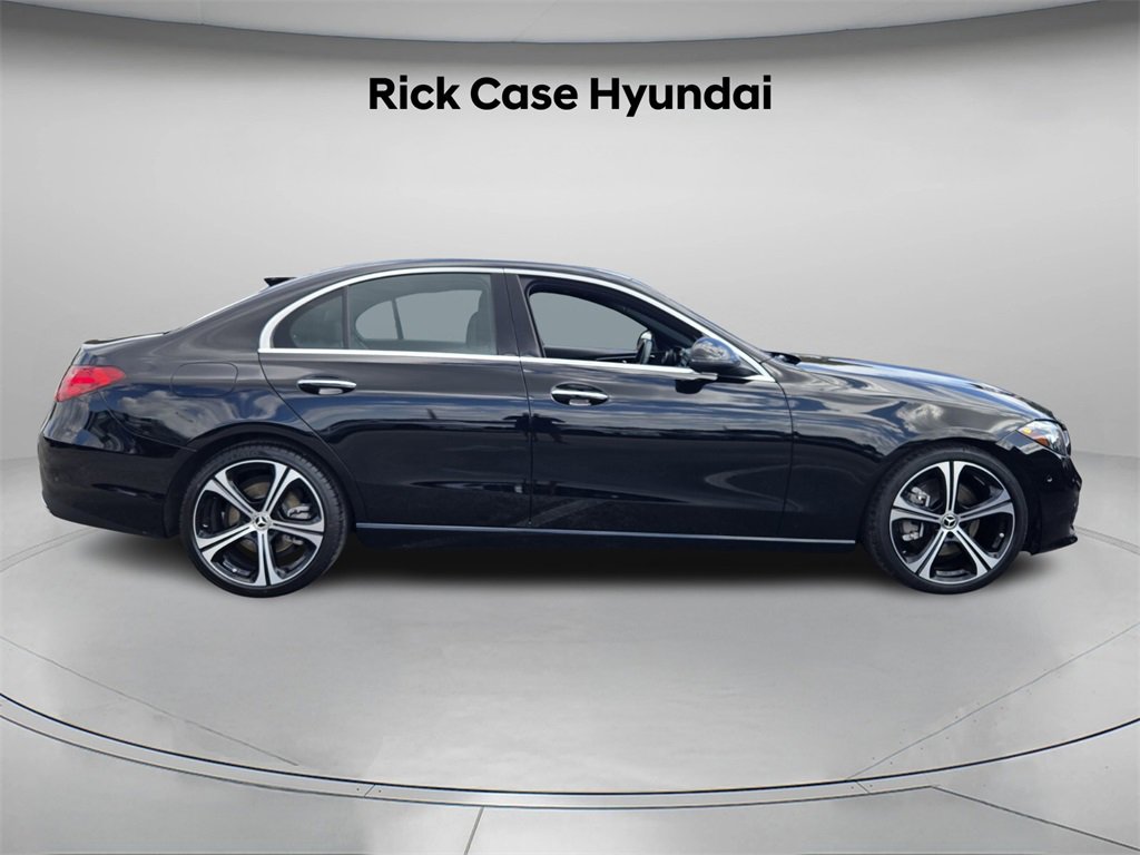 Used 2025 Mercedes-Benz C 300 image 4