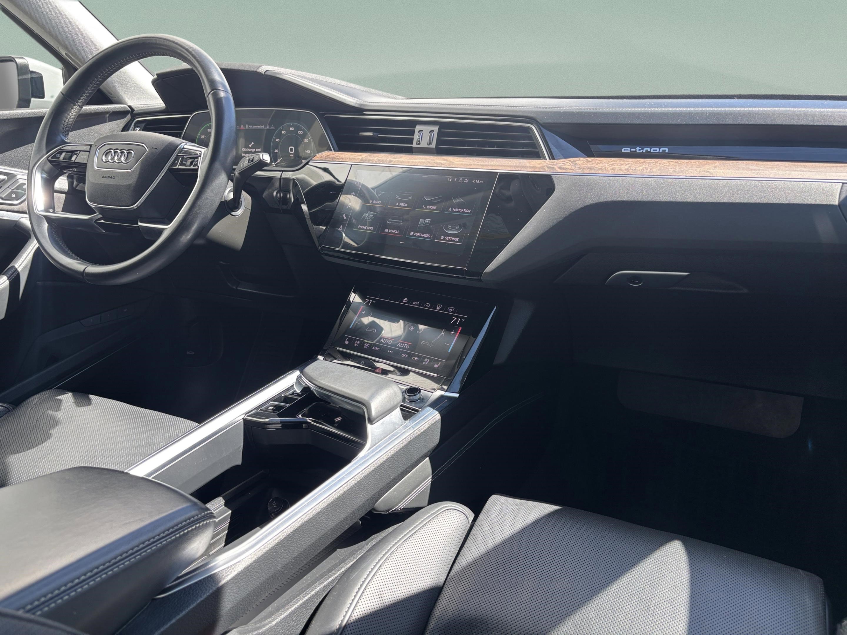 Used 2019 Audi e-tron Prestige w/ Prestige Package AWD/4WD image 13
