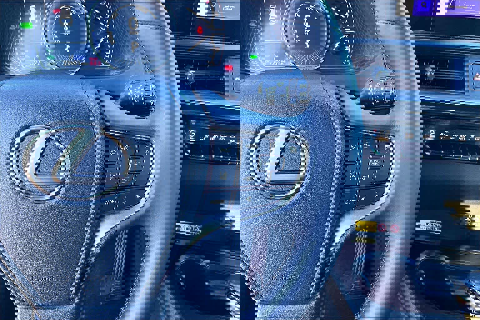 Used 2023 Lexus UX 250h FWD image 23