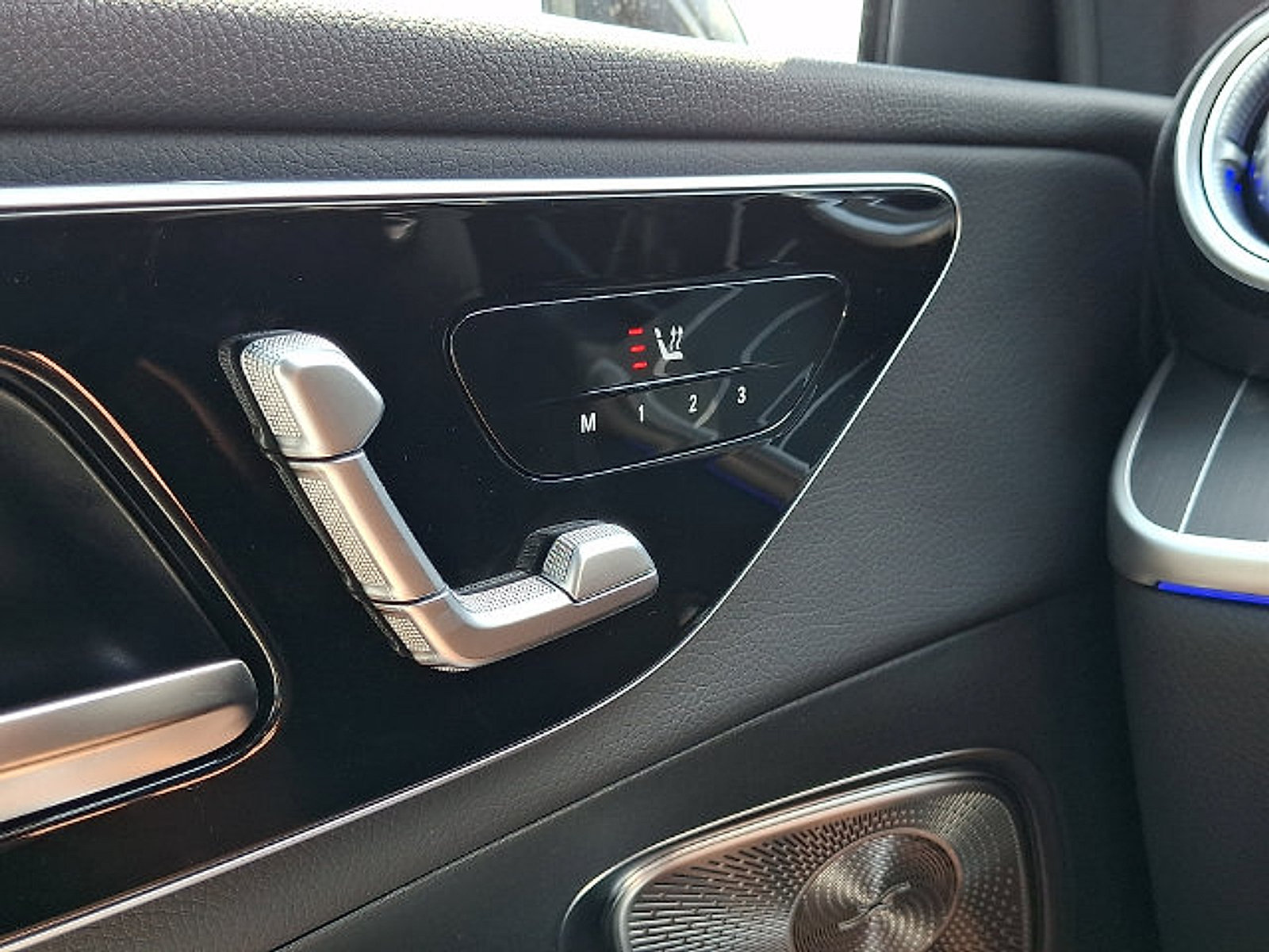 Used 2026 Mercedes-Benz GLC 300 4MATIC image 18