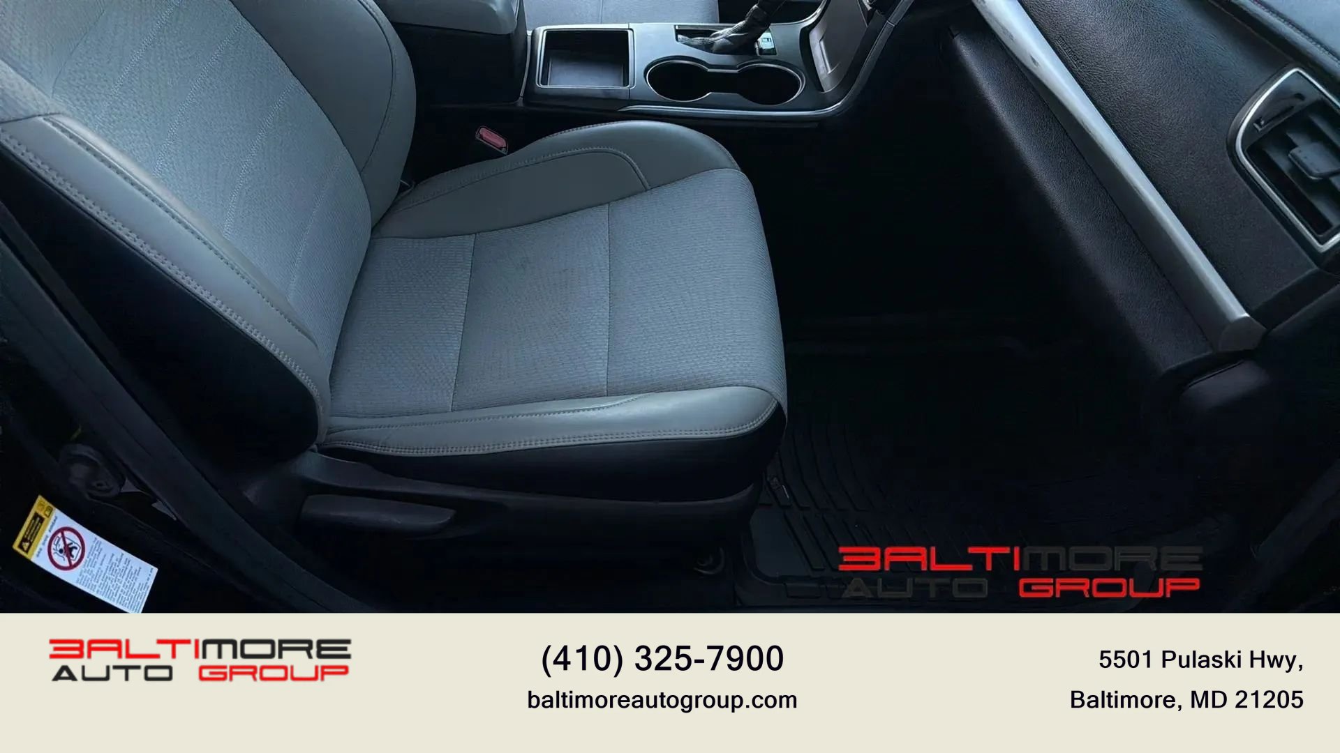 Used 2017 Toyota Camry SE w/ Moonroof Package FWD image 40
