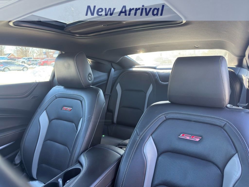 Used 2017 Chevrolet Camaro SS image 7