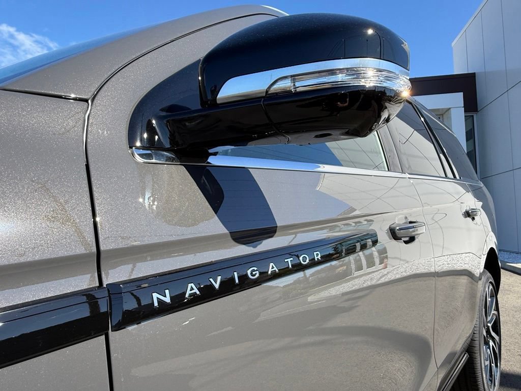New 2027 Lincoln Navigator Black Label AWD/4WD image 43