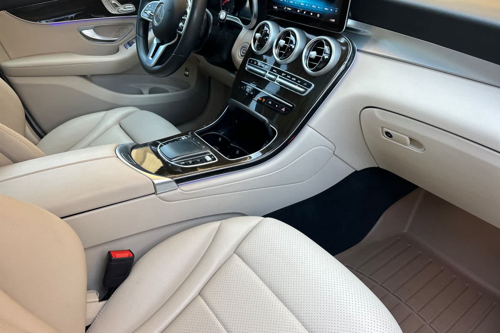 Used 2021 Mercedes-Benz GLC 300 image 15