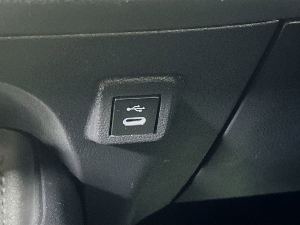 Used 2025 Toyota Corolla LE image 30