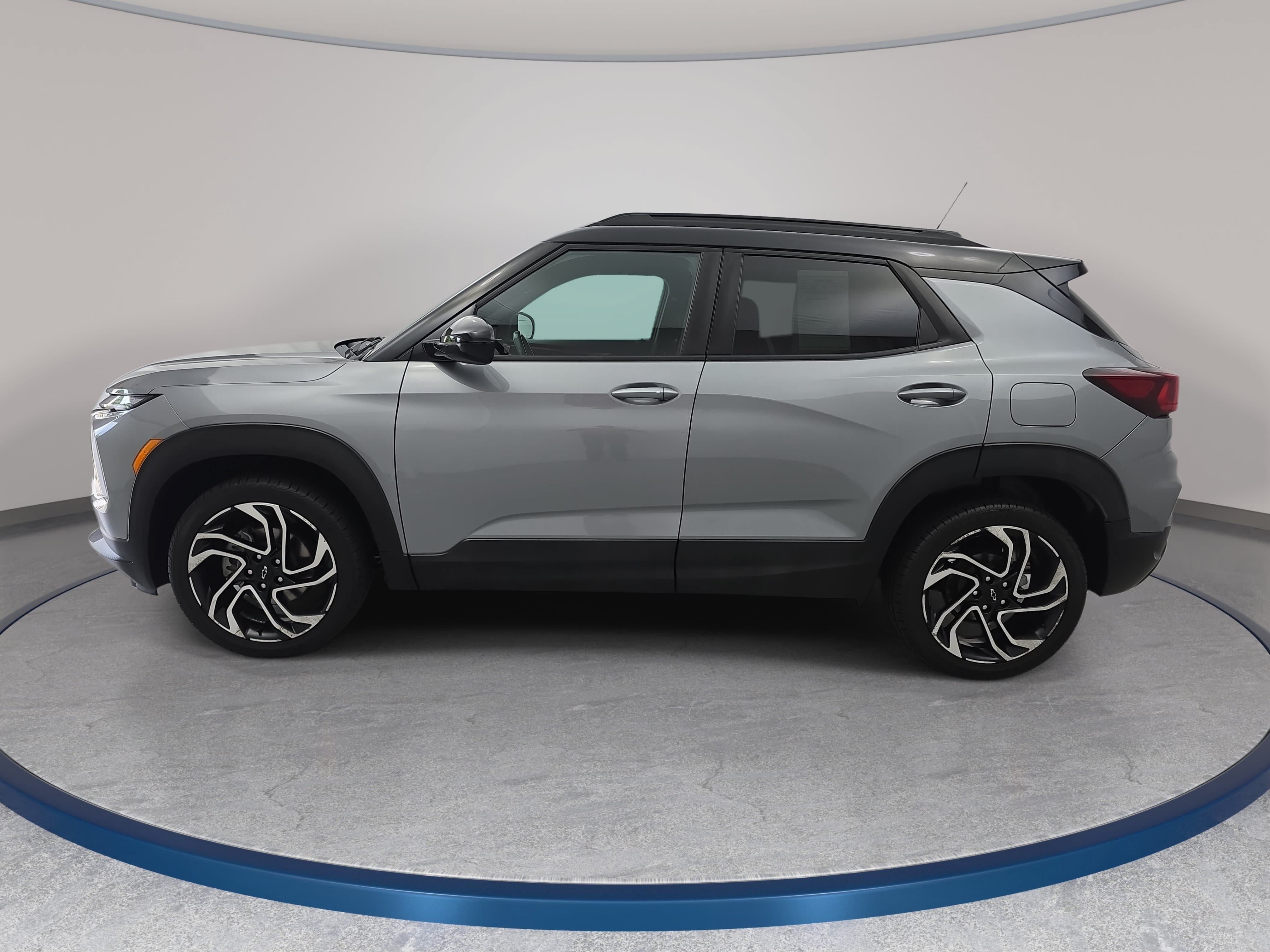 Used 2025 Chevrolet TrailBlazer RS w/ Convenience Package AWD/4WD image 8
