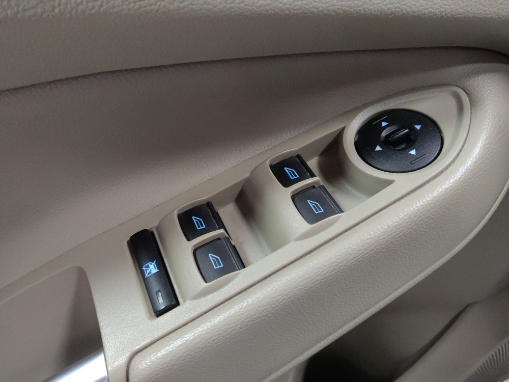 Used 2018 Ford Escape SE w/ Ford Safe & Smart Package image 27