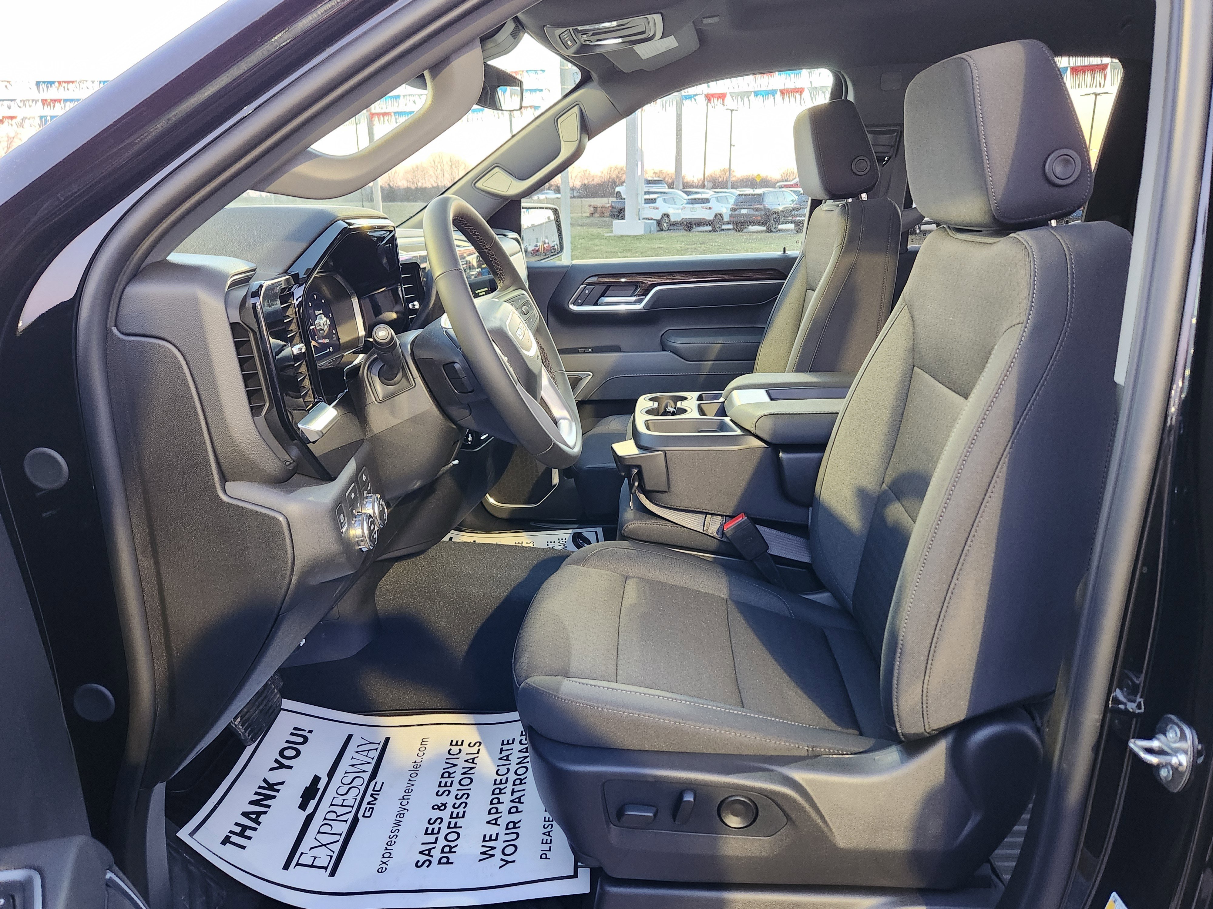 New 2026 GMC Sierra 1500 SLE image 9