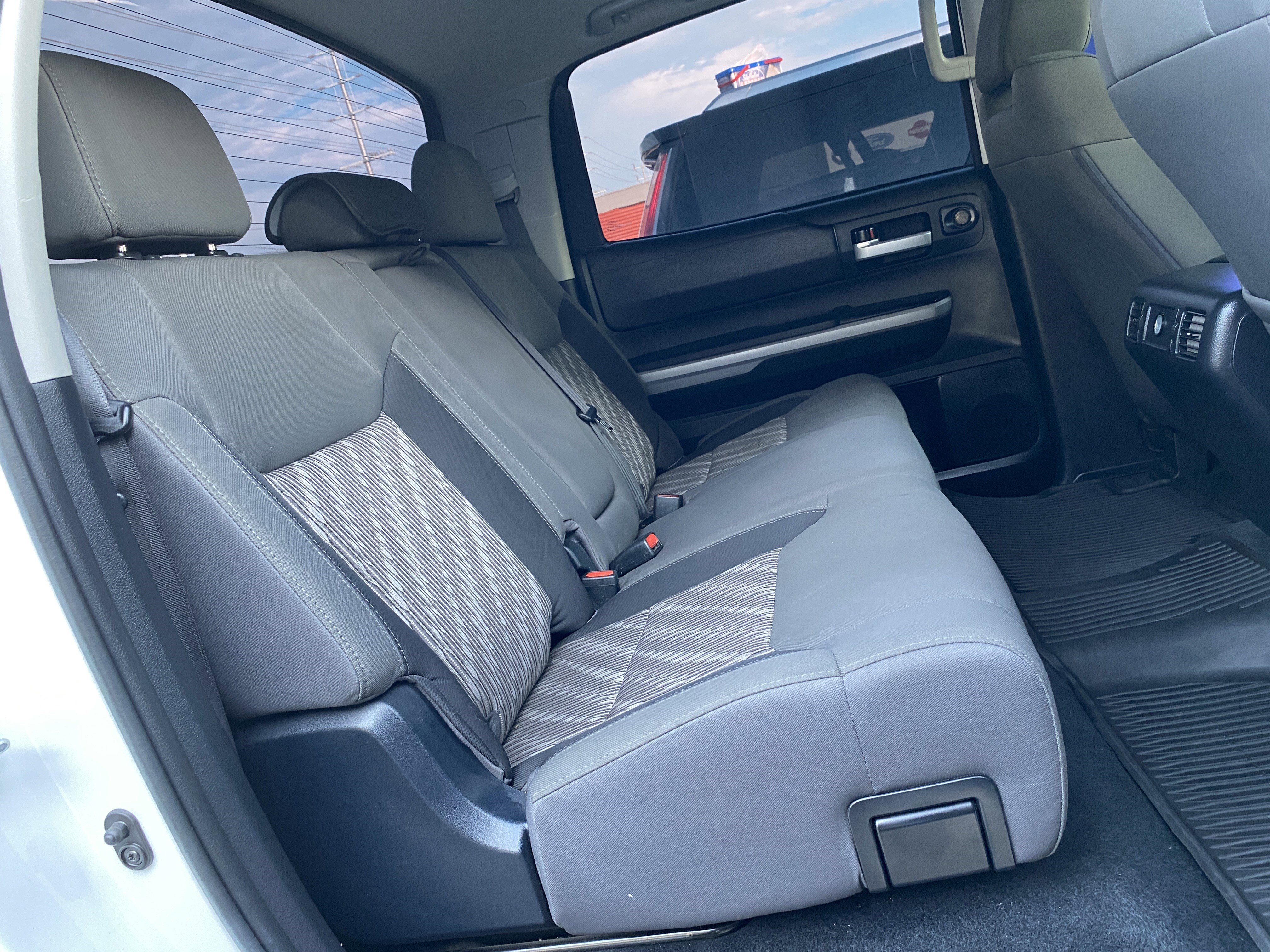 Used 2018 Toyota Tundra SR5 w/ SR5 Upgrade Package image 17