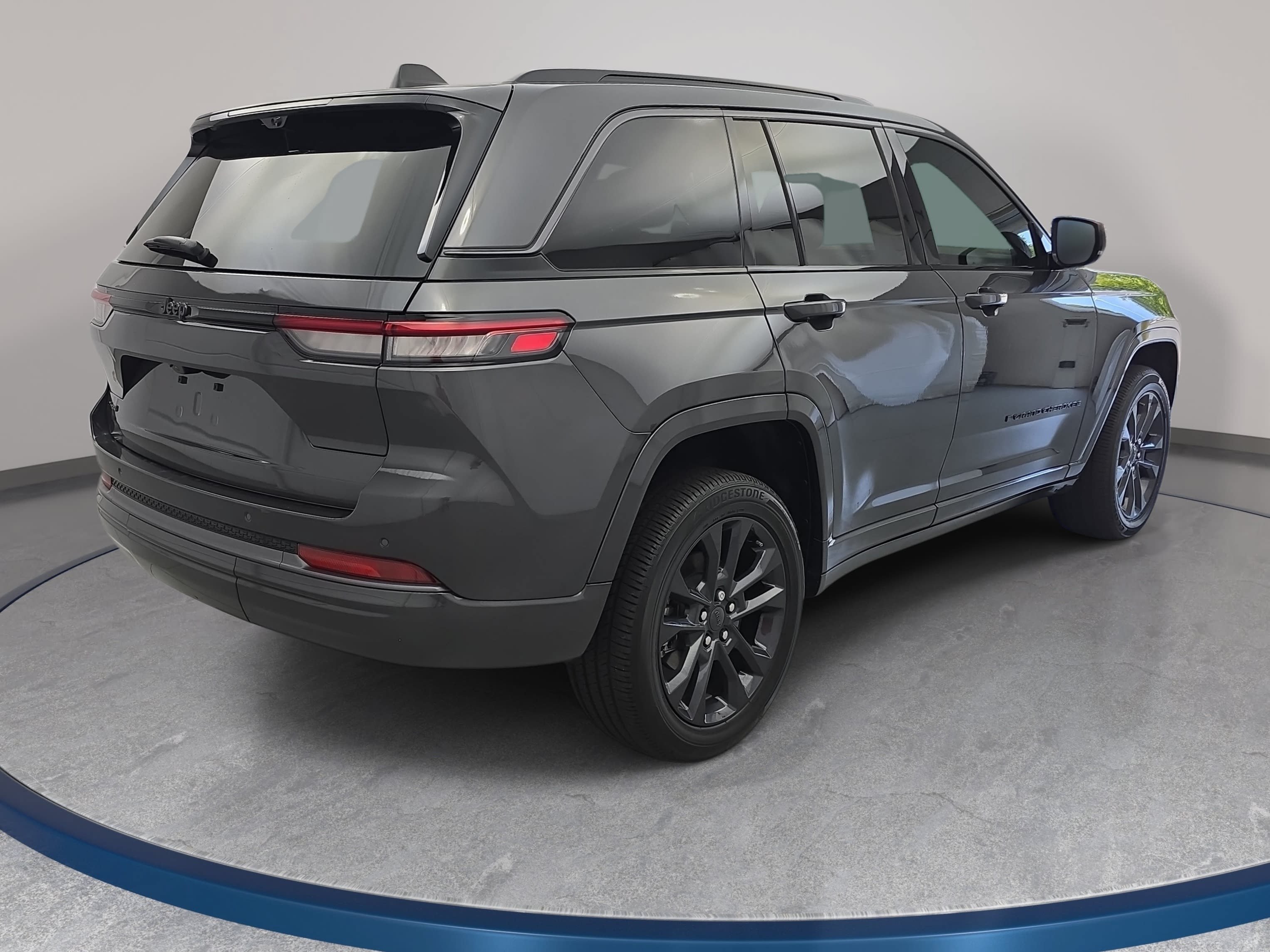 Used 2026 Jeep Grand Cherokee Limited AWD/4WD image 5